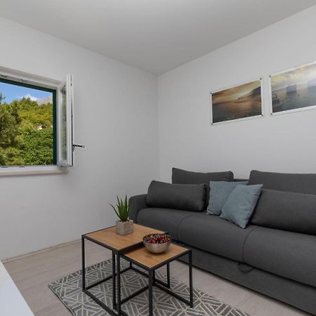 Apartments Empress Мимице Екстериор снимка