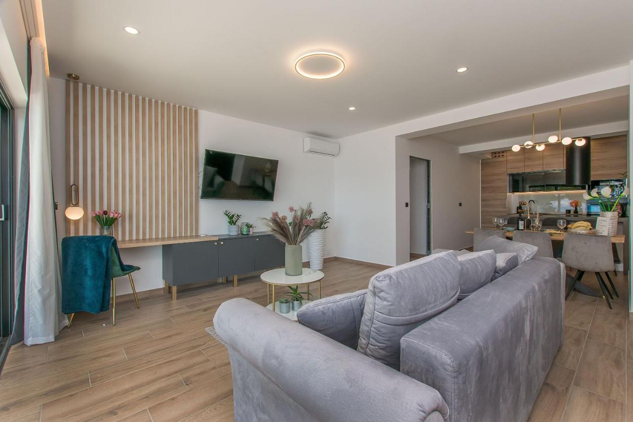 Apartments Empress Мимице Екстериор снимка
