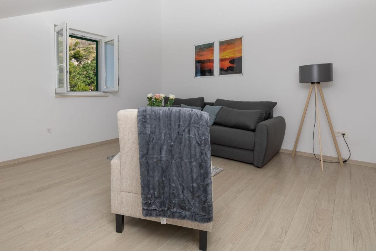Apartments Empress Мимице Екстериор снимка