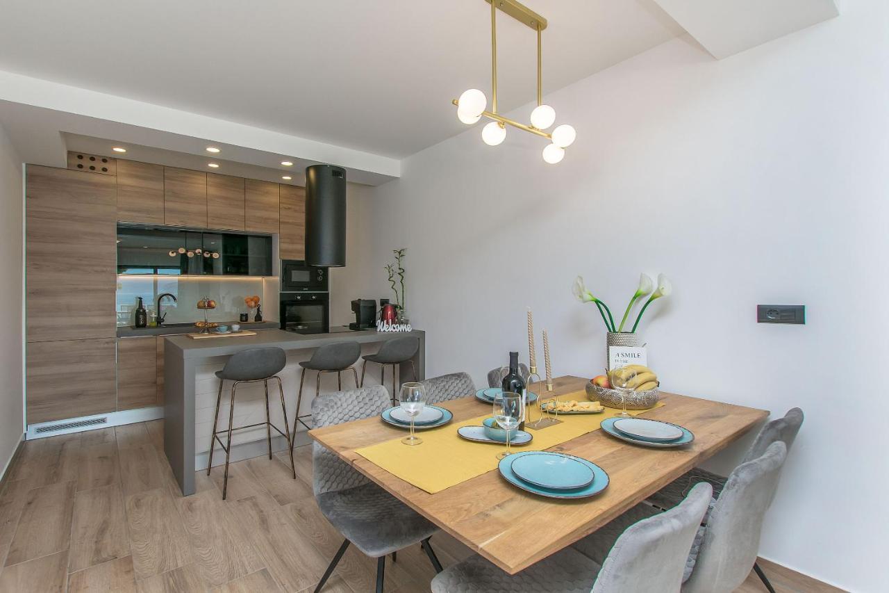 Apartments Empress Мимице Екстериор снимка