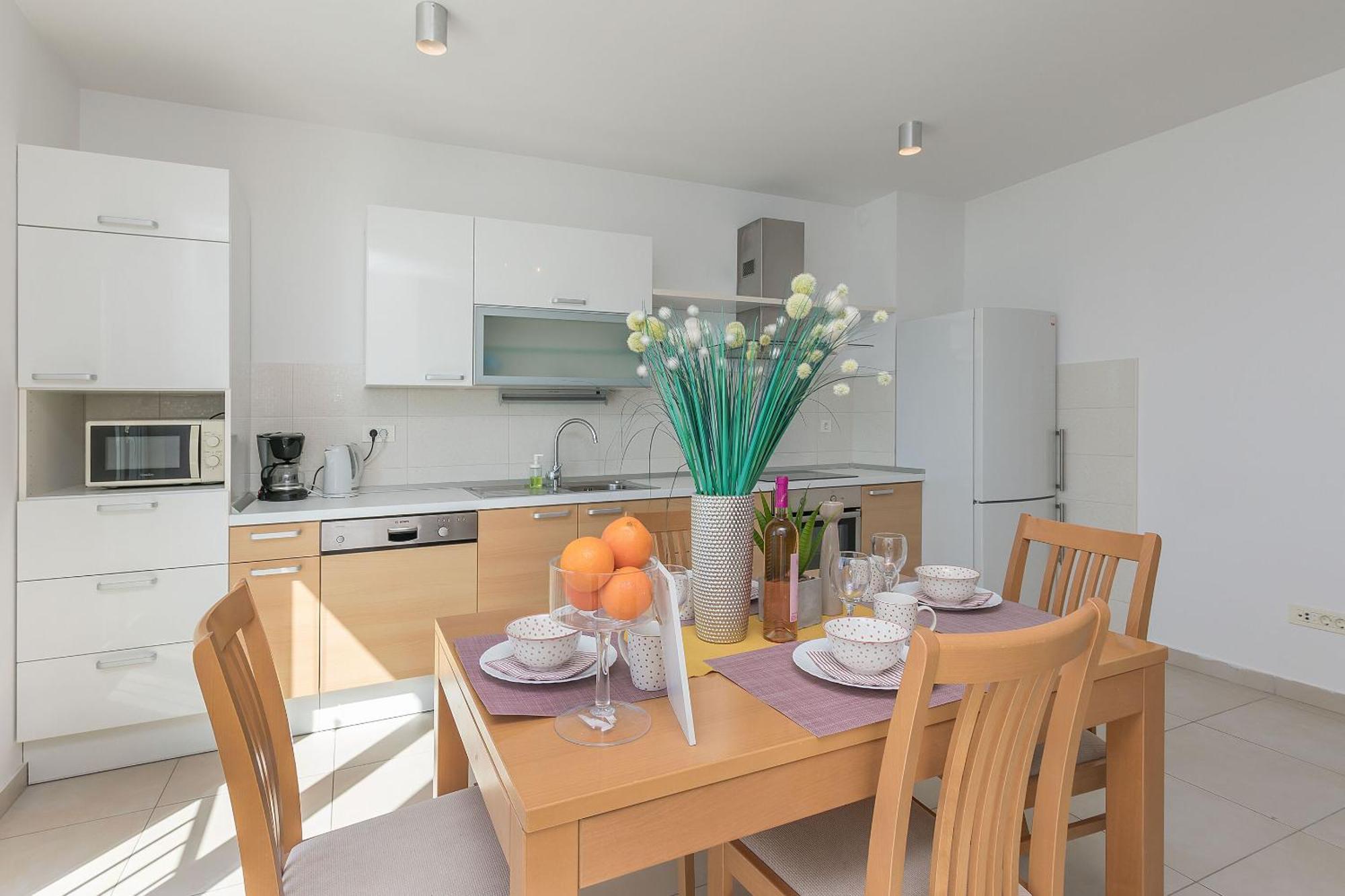 Apartments Empress Мимице Екстериор снимка